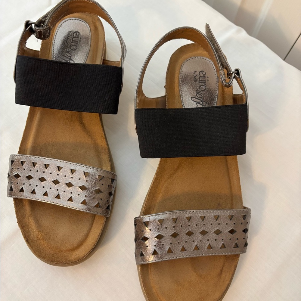 Sofft Metallic Silver and Black Strappy Sandals